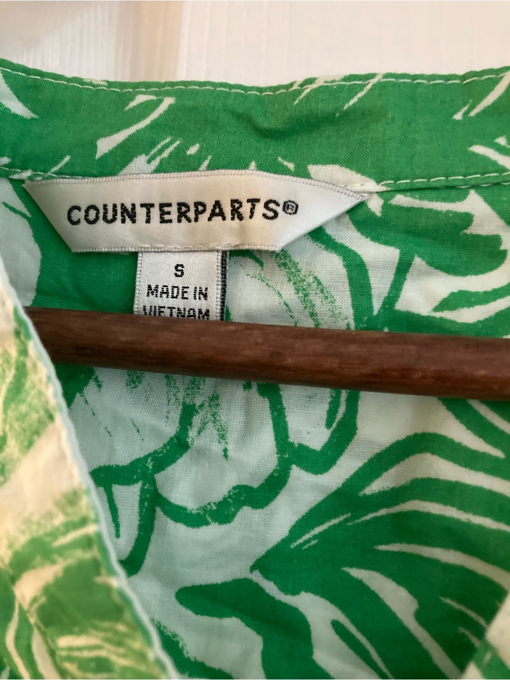 Counterparts small green and white floral blouse with sleeve tie detail